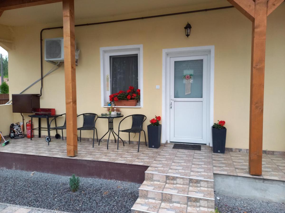 Oazis Apartman Sárospatak Exterior foto